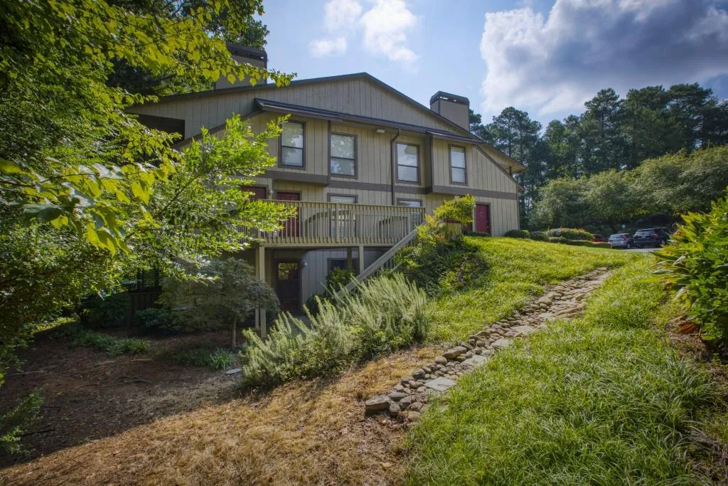 205 Woodcliff Drive, Sandy Springs, Georgia 30350, 2 Bedrooms Bedrooms, ,2 BathroomsBathrooms,Residential,Sold,205 Woodcliff Drive,6777361