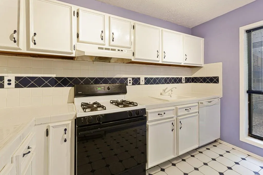 205 Woodcliff Drive, Sandy Springs, Georgia 30350, 2 Bedrooms Bedrooms, ,2 BathroomsBathrooms,Residential,Sold,205 Woodcliff Drive,6777361