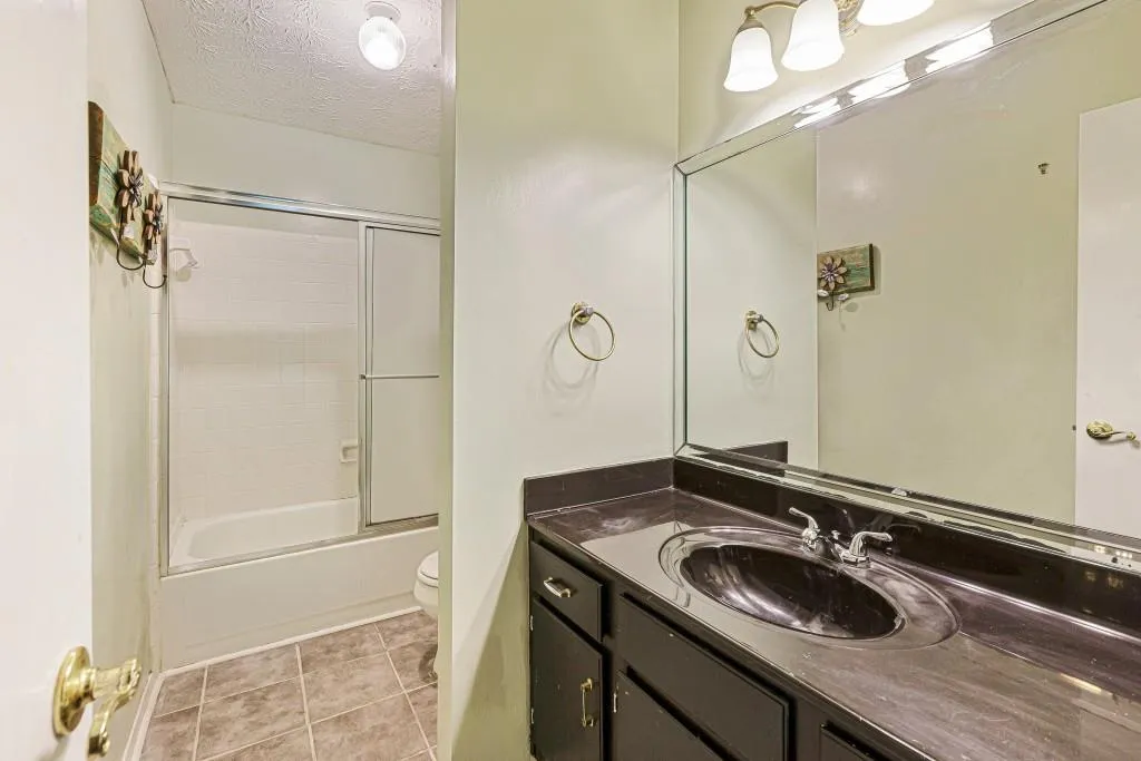 205 Woodcliff Drive, Sandy Springs, Georgia 30350, 2 Bedrooms Bedrooms, ,2 BathroomsBathrooms,Residential,Sold,205 Woodcliff Drive,6777361