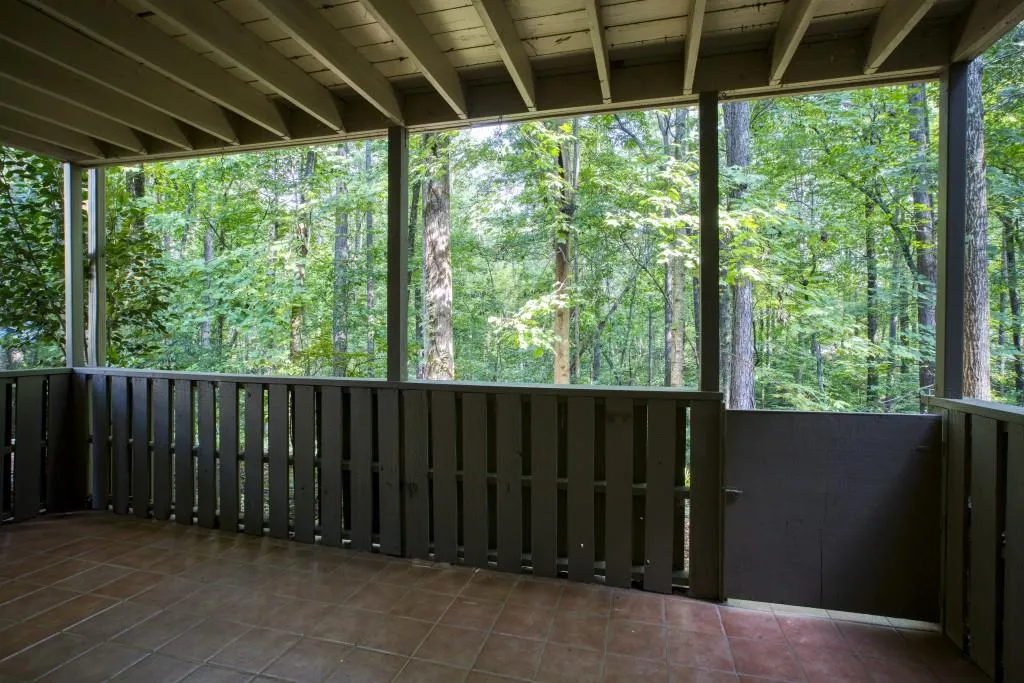 205 Woodcliff Drive, Sandy Springs, Georgia 30350, 2 Bedrooms Bedrooms, ,2 BathroomsBathrooms,Residential,Sold,205 Woodcliff Drive,6777361