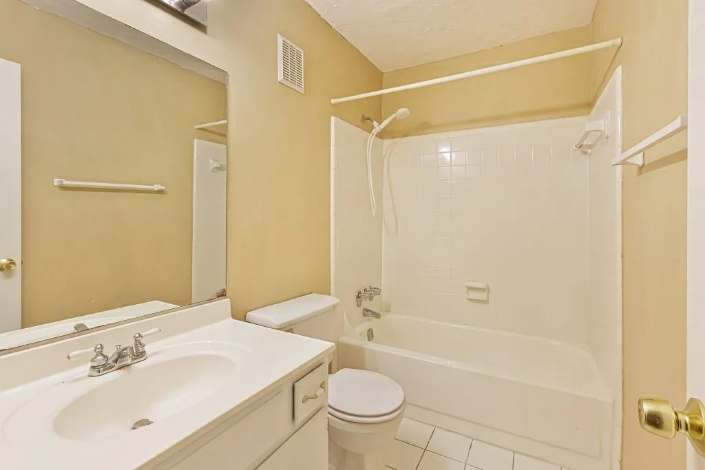 205 Woodcliff Drive, Sandy Springs, Georgia 30350, 2 Bedrooms Bedrooms, ,2 BathroomsBathrooms,Residential,Sold,205 Woodcliff Drive,6777361