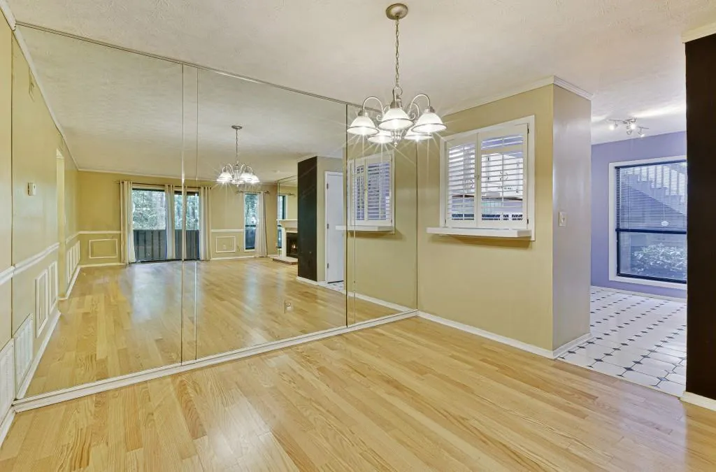 205 Woodcliff Drive, Sandy Springs, Georgia 30350, 2 Bedrooms Bedrooms, ,2 BathroomsBathrooms,Residential,Sold,205 Woodcliff Drive,6777361