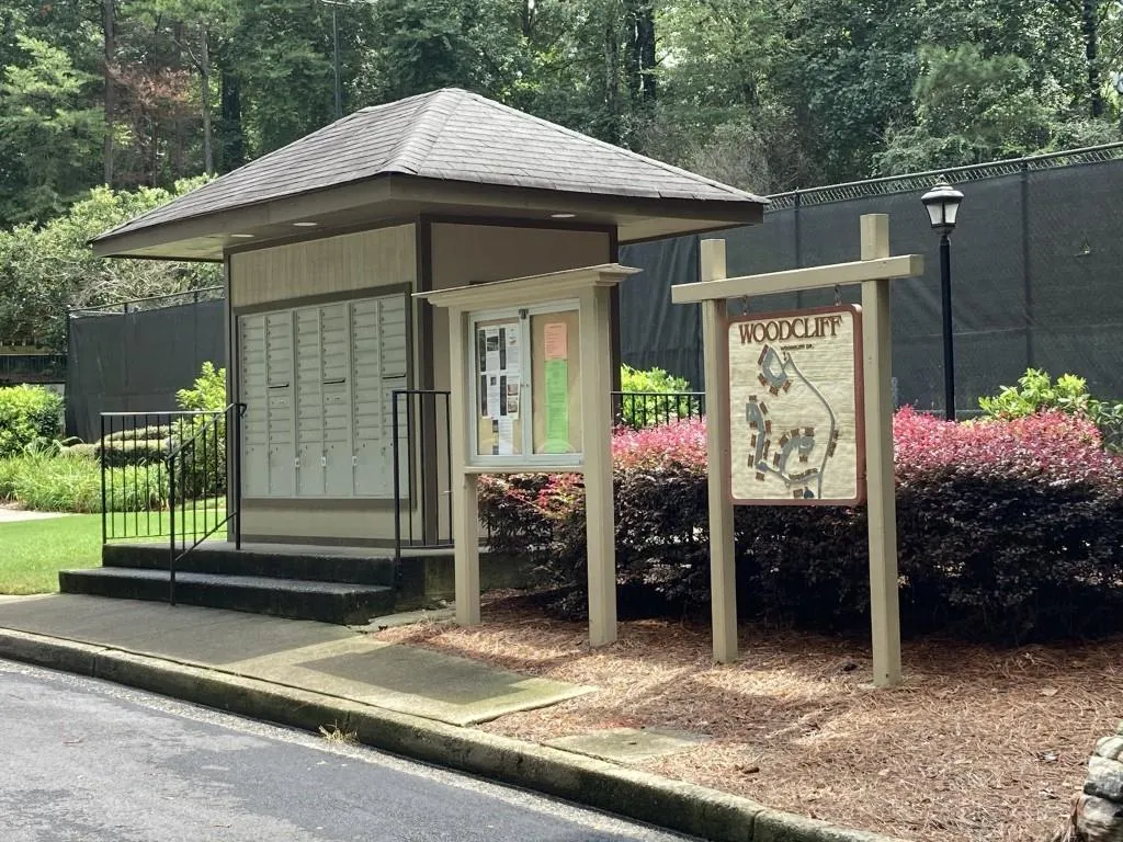 205 Woodcliff Drive, Sandy Springs, Georgia 30350, 2 Bedrooms Bedrooms, ,2 BathroomsBathrooms,Residential,Sold,205 Woodcliff Drive,6777361