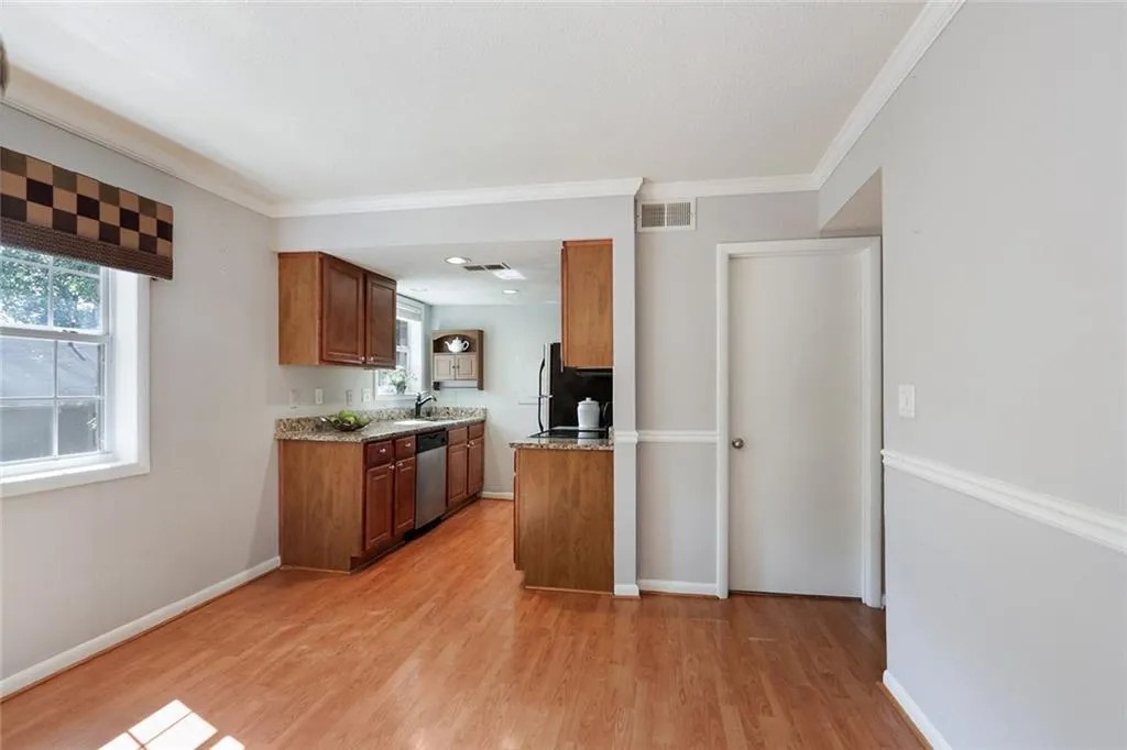 6900 Roswell Road Unit K2, Atlanta, Georgia 30328, 3 Bedrooms Bedrooms, ,2 BathroomsBathrooms,Residential,Sold,6900 Roswell Road Unit K2,6691775