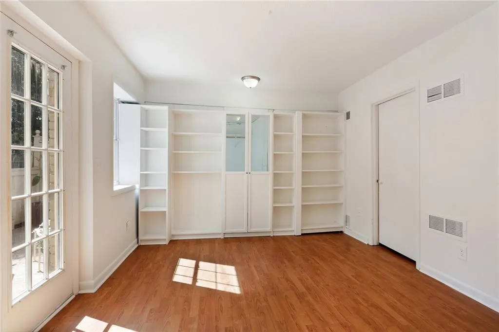 6900 Roswell Road Unit K2, Atlanta, Georgia 30328, 3 Bedrooms Bedrooms, ,2 BathroomsBathrooms,Residential,Sold,6900 Roswell Road Unit K2,6691775