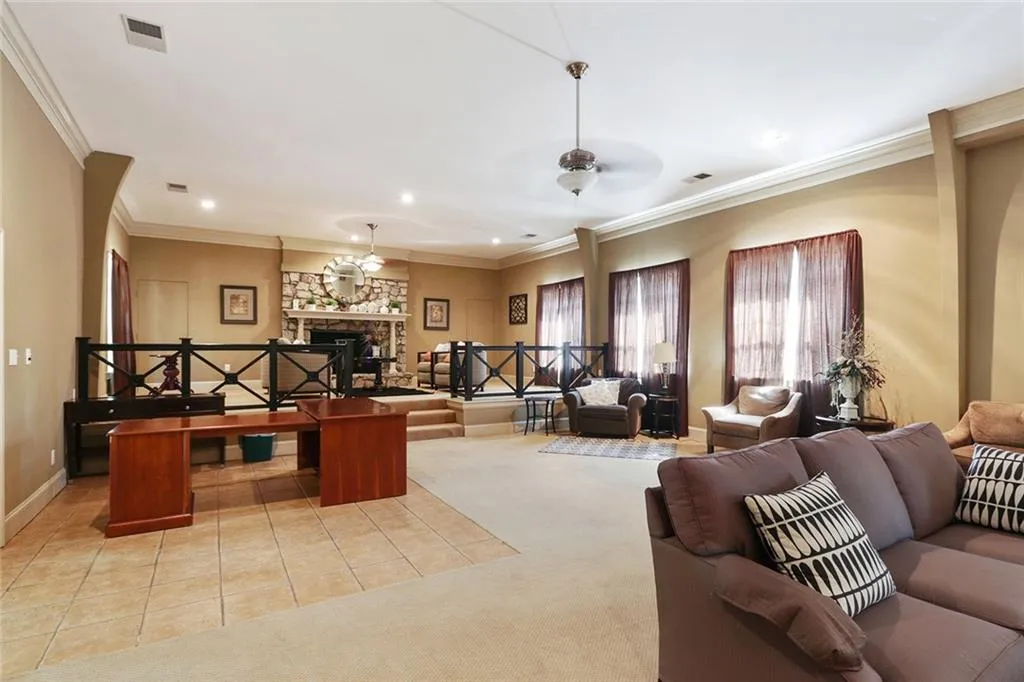 6900 Roswell Road Unit K2, Atlanta, Georgia 30328, 3 Bedrooms Bedrooms, ,2 BathroomsBathrooms,Residential,Sold,6900 Roswell Road Unit K2,6691775