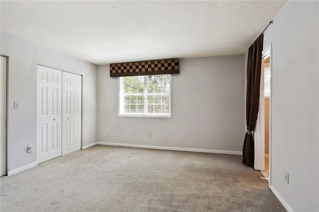 6900 Roswell Road Unit K2, Atlanta, Georgia 30328, 3 Bedrooms Bedrooms, ,2 BathroomsBathrooms,Residential,Sold,6900 Roswell Road Unit K2,6691775