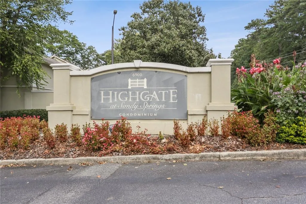 6900 Roswell Road Unit K2, Atlanta, Georgia 30328, 3 Bedrooms Bedrooms, ,2 BathroomsBathrooms,Residential,Sold,6900 Roswell Road Unit K2,6691775