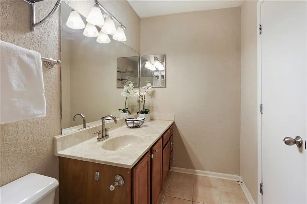 6900 Roswell Road Unit K2, Atlanta, Georgia 30328, 3 Bedrooms Bedrooms, ,2 BathroomsBathrooms,Residential,Sold,6900 Roswell Road Unit K2,6691775