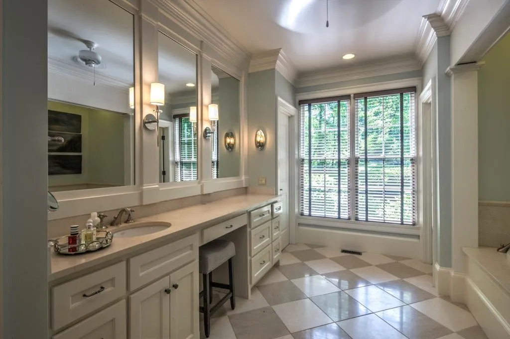 377 Tara Trail, Sandy Springs, Georgia 30327, 6 Bedrooms Bedrooms, ,6 BathroomsBathrooms,Residential,Sold,377 Tara Trail,5789055