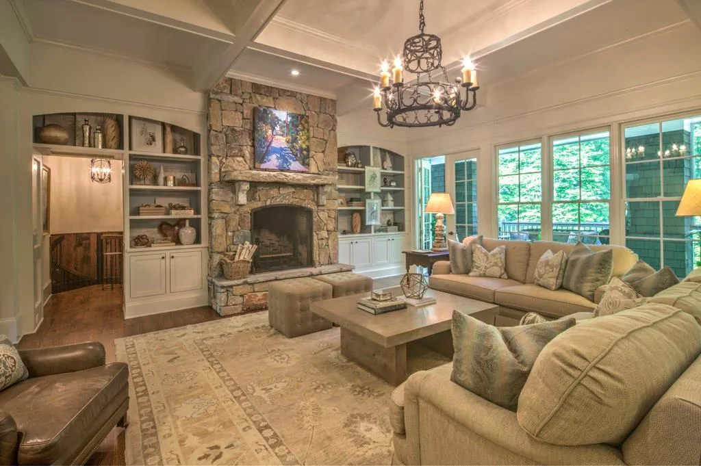 377 Tara Trail, Sandy Springs, Georgia 30327, 6 Bedrooms Bedrooms, ,6 BathroomsBathrooms,Residential,Sold,377 Tara Trail,5789055