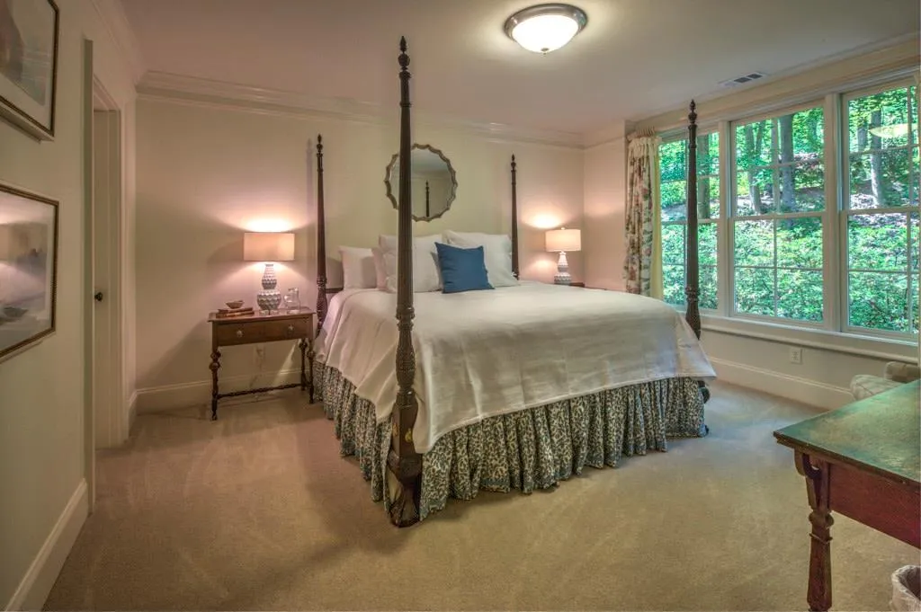 377 Tara Trail, Sandy Springs, Georgia 30327, 6 Bedrooms Bedrooms, ,6 BathroomsBathrooms,Residential,Sold,377 Tara Trail,5789055