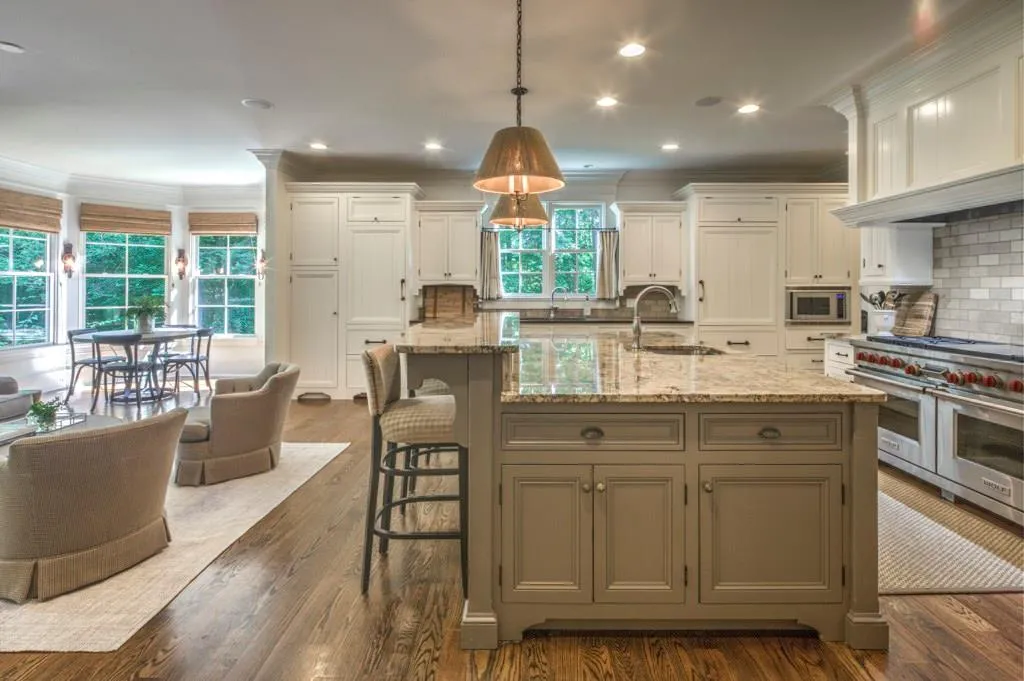377 Tara Trail, Sandy Springs, Georgia 30327, 6 Bedrooms Bedrooms, ,6 BathroomsBathrooms,Residential,Sold,377 Tara Trail,5789055