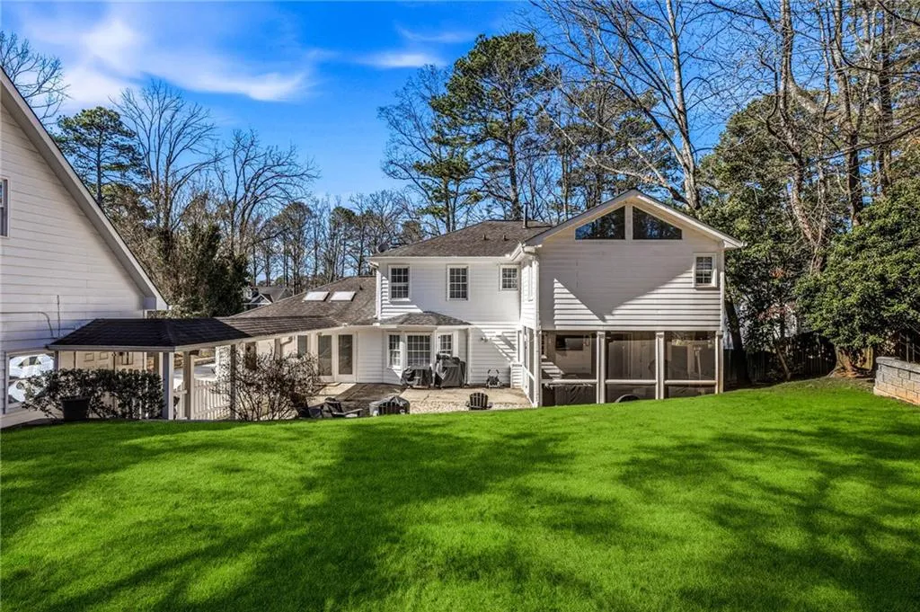 7199 Dunhill Terrace, Atlanta, Georgia 30328, 4 Bedrooms Bedrooms, ,3 BathroomsBathrooms,Residential,Sold,7199 Dunhill Terrace,7721021