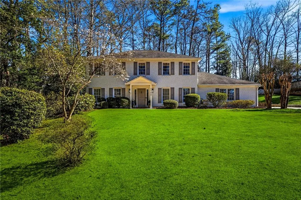 7199 Dunhill Terrace, Atlanta, Georgia 30328, 4 Bedrooms Bedrooms, ,3 BathroomsBathrooms,Residential,For Sale,7199 Dunhill Terrace,7721021