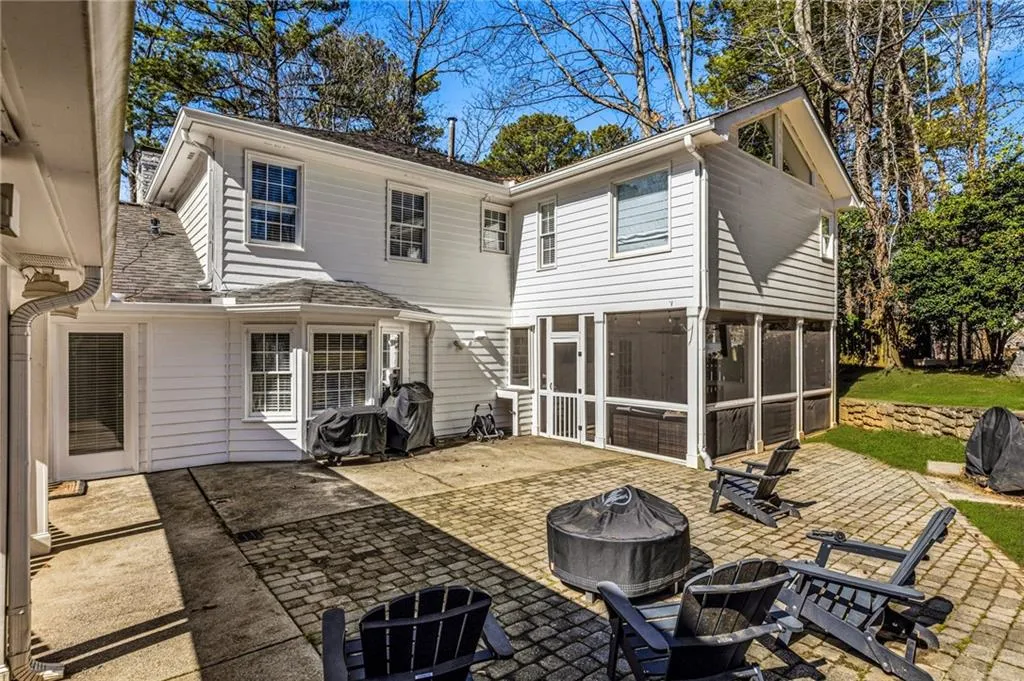 7199 Dunhill Terrace, Atlanta, Georgia 30328, 4 Bedrooms Bedrooms, ,3 BathroomsBathrooms,Residential,Sold,7199 Dunhill Terrace,7721021