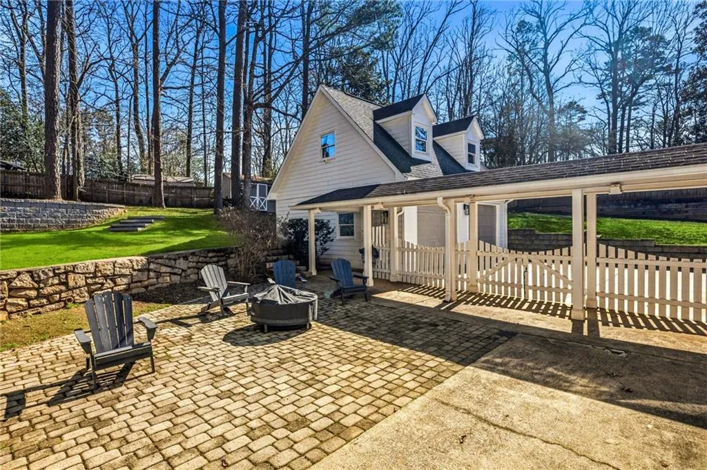 7199 Dunhill Terrace, Atlanta, Georgia 30328, 4 Bedrooms Bedrooms, ,3 BathroomsBathrooms,Residential,Sold,7199 Dunhill Terrace,7721021