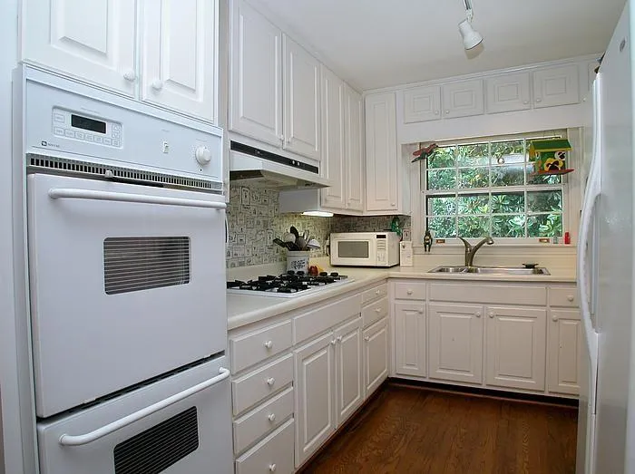 5660 Lake Forrest Drive, Sandy Springs, Georgia 30342, 4 Bedrooms Bedrooms, ,3 BathroomsBathrooms,Residential,Sold,5660 Lake Forrest Drive,5554185