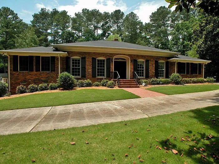 5660 Lake Forrest Drive, Sandy Springs, Georgia 30342, 4 Bedrooms Bedrooms, ,3 BathroomsBathrooms,Residential,Sold,5660 Lake Forrest Drive,5554185