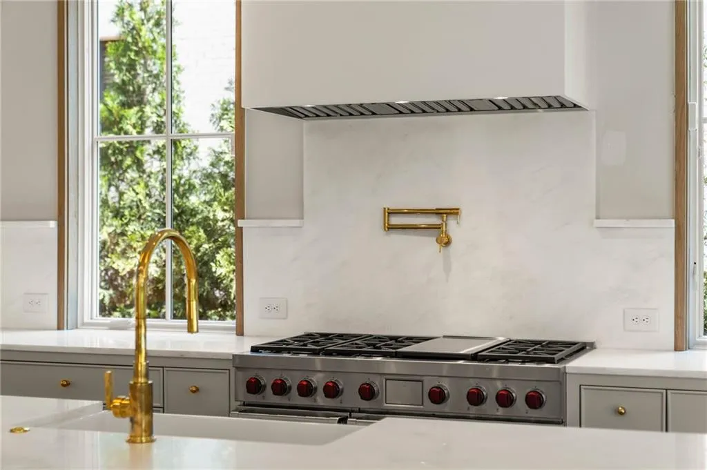 240 Danbury Lane Nw, Atlanta, Georgia 30327, 4 Bedrooms Bedrooms, ,4 BathroomsBathrooms,Residential,Sold,240 Danbury Lane Nw,7474643