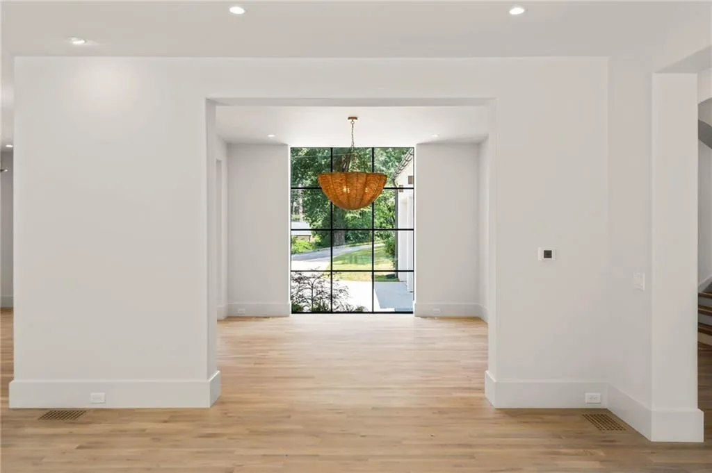 240 Danbury Lane Nw, Atlanta, Georgia 30327, 4 Bedrooms Bedrooms, ,4 BathroomsBathrooms,Residential,Sold,240 Danbury Lane Nw,7474643