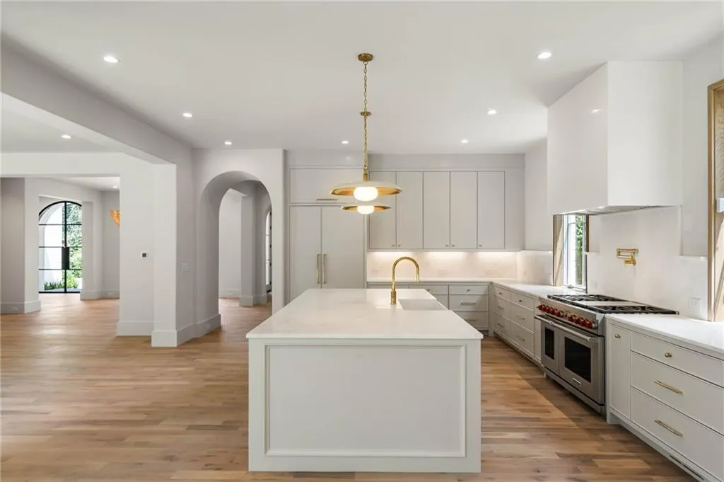 240 Danbury Lane Nw, Atlanta, Georgia 30327, 4 Bedrooms Bedrooms, ,4 BathroomsBathrooms,Residential,Sold,240 Danbury Lane Nw,7474643