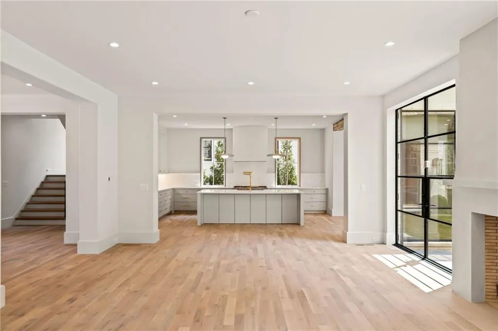 240 Danbury Lane Nw, Atlanta, Georgia 30327, 4 Bedrooms Bedrooms, ,4 BathroomsBathrooms,Residential,Sold,240 Danbury Lane Nw,7474643