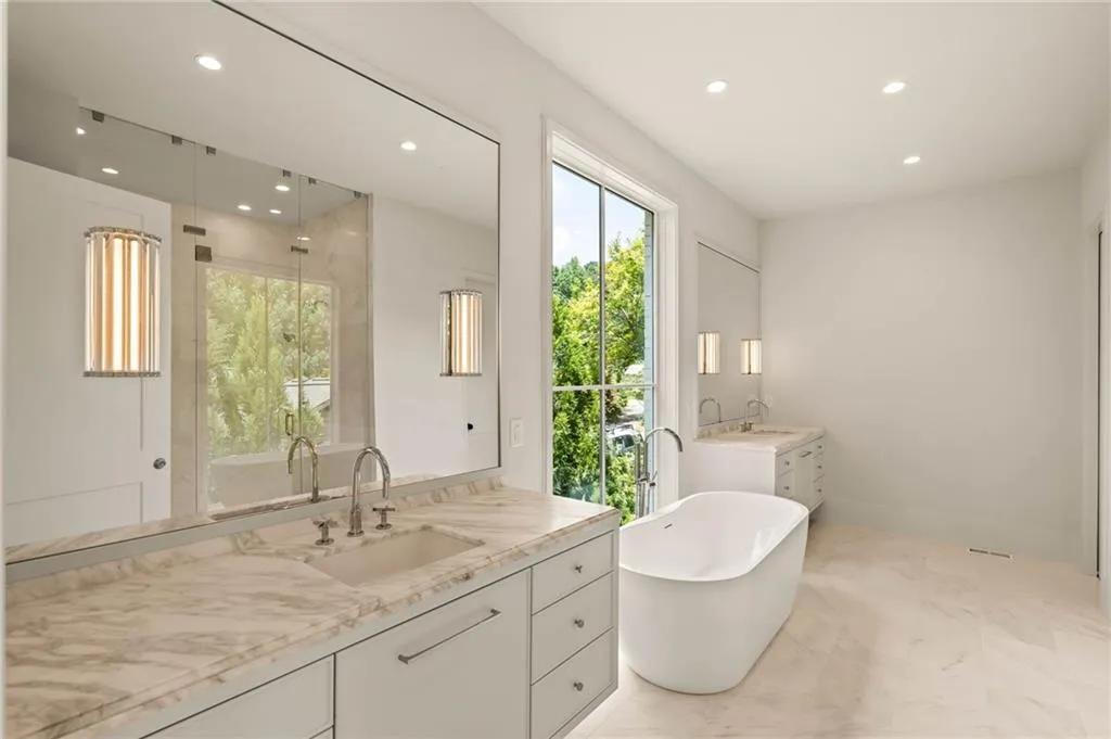 240 Danbury Lane Nw, Atlanta, Georgia 30327, 4 Bedrooms Bedrooms, ,4 BathroomsBathrooms,Residential,Sold,240 Danbury Lane Nw,7474643