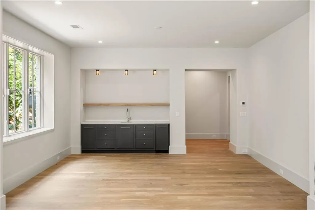 240 Danbury Lane Nw, Atlanta, Georgia 30327, 4 Bedrooms Bedrooms, ,4 BathroomsBathrooms,Residential,Sold,240 Danbury Lane Nw,7474643