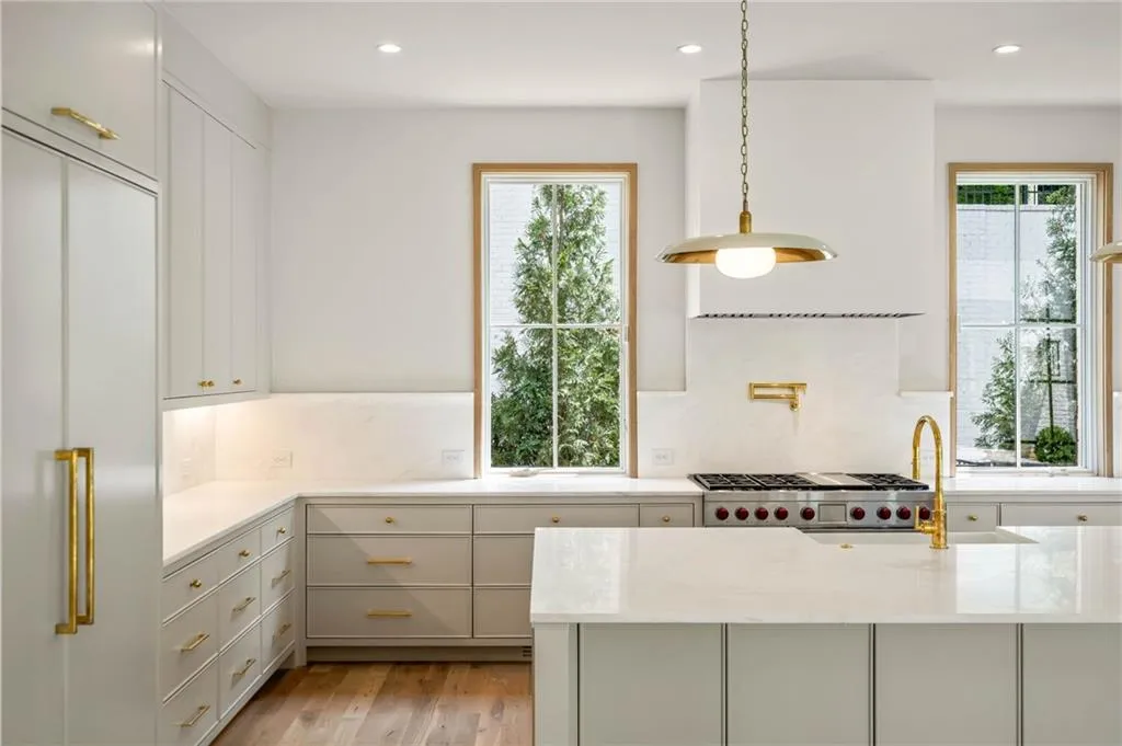 240 Danbury Lane Nw, Atlanta, Georgia 30327, 4 Bedrooms Bedrooms, ,4 BathroomsBathrooms,Residential,Sold,240 Danbury Lane Nw,7474643