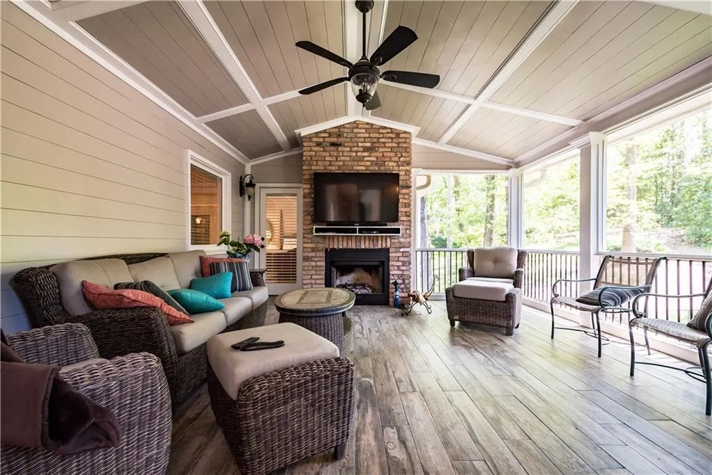 480 Riverside Parkway, Sandy Springs, Georgia 30328, 5 Bedrooms Bedrooms, ,4 BathroomsBathrooms,Residential,Sold,480 Riverside Parkway,5910284