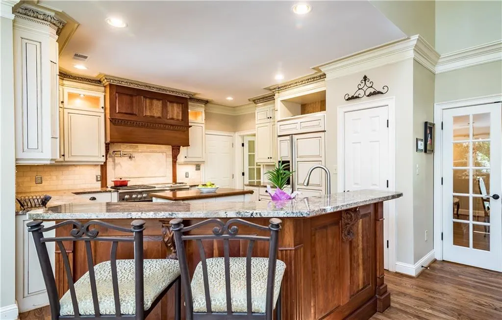 480 Riverside Parkway, Sandy Springs, Georgia 30328, 5 Bedrooms Bedrooms, ,4 BathroomsBathrooms,Residential,Sold,480 Riverside Parkway,5910284