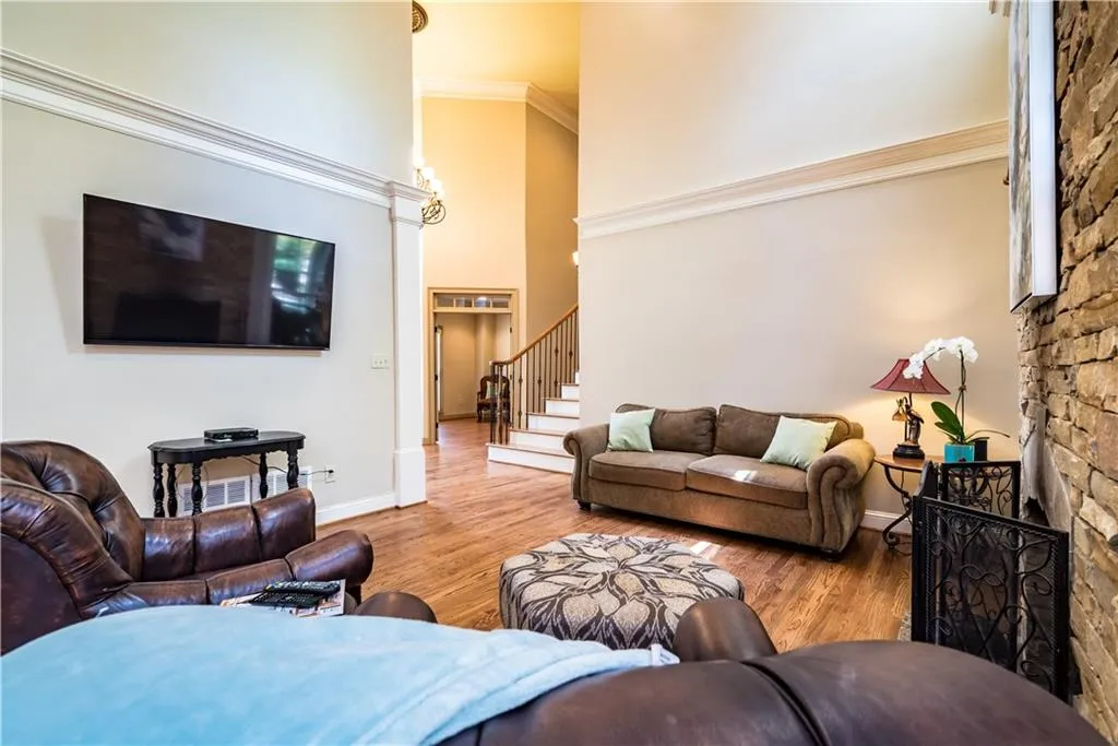 480 Riverside Parkway, Sandy Springs, Georgia 30328, 5 Bedrooms Bedrooms, ,4 BathroomsBathrooms,Residential,Sold,480 Riverside Parkway,5910284