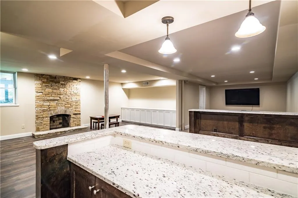 480 Riverside Parkway, Sandy Springs, Georgia 30328, 5 Bedrooms Bedrooms, ,4 BathroomsBathrooms,Residential,Sold,480 Riverside Parkway,5910284