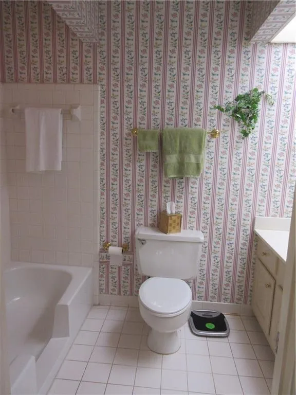 221 The South Chace, Sandy Springs, Georgia 30328, 3 Bedrooms Bedrooms, ,2 BathroomsBathrooms,Residential,Sold,221 The South Chace,5875021