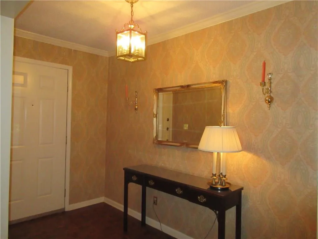 221 The South Chace, Sandy Springs, Georgia 30328, 3 Bedrooms Bedrooms, ,2 BathroomsBathrooms,Residential,Sold,221 The South Chace,5875021