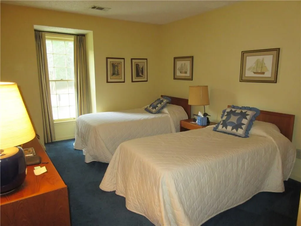 221 The South Chace, Sandy Springs, Georgia 30328, 3 Bedrooms Bedrooms, ,2 BathroomsBathrooms,Residential,Sold,221 The South Chace,5875021