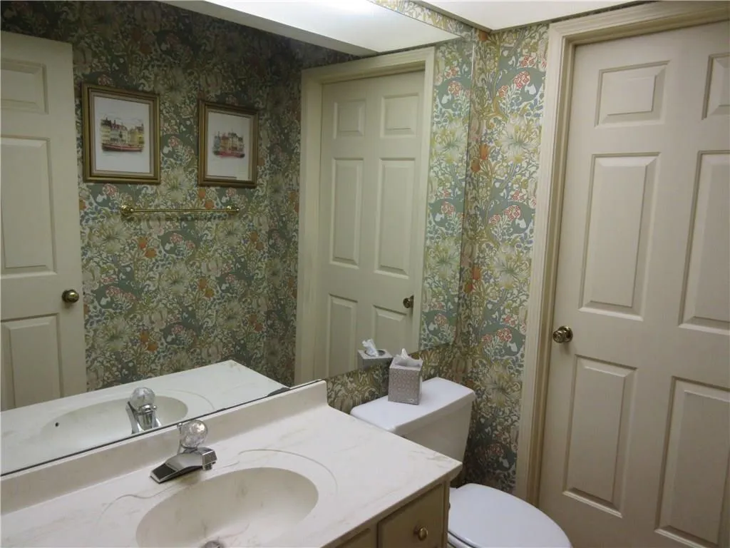 221 The South Chace, Sandy Springs, Georgia 30328, 3 Bedrooms Bedrooms, ,2 BathroomsBathrooms,Residential,Sold,221 The South Chace,5875021