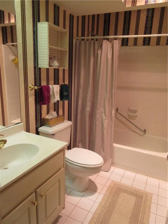 221 The South Chace, Sandy Springs, Georgia 30328, 3 Bedrooms Bedrooms, ,2 BathroomsBathrooms,Residential,Sold,221 The South Chace,5875021