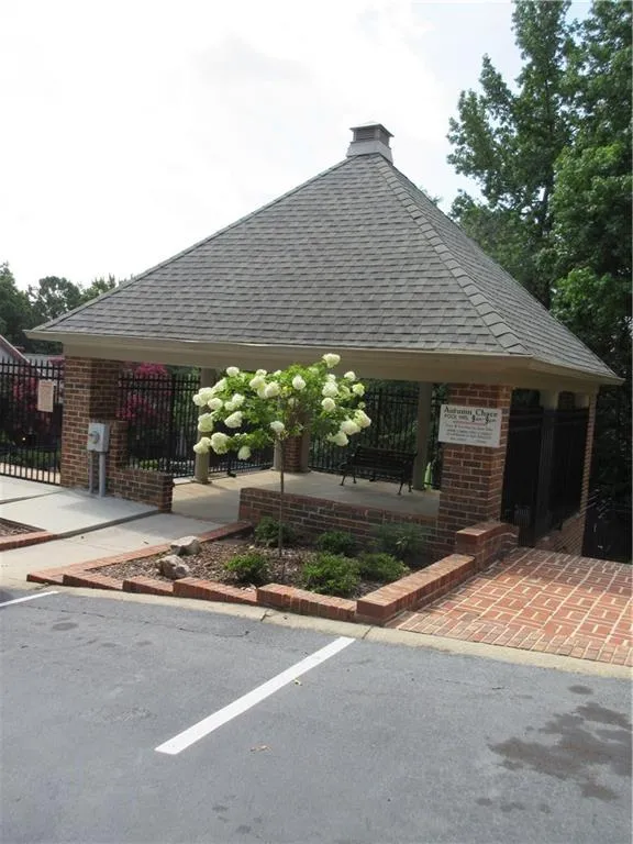 221 The South Chace, Sandy Springs, Georgia 30328, 3 Bedrooms Bedrooms, ,2 BathroomsBathrooms,Residential,Sold,221 The South Chace,5875021