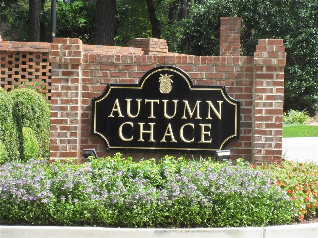 221 The South Chace, Sandy Springs, Georgia 30328, 3 Bedrooms Bedrooms, ,2 BathroomsBathrooms,Residential,Sold,221 The South Chace,5875021