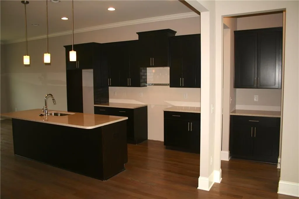 2132 Old Georgian Terrace Nw Unit 282, Atlanta, Georgia 30318, 3 Bedrooms Bedrooms, ,3 BathroomsBathrooms,Residential,Sold,2132 Old Georgian Terrace Nw Unit 282,5714324