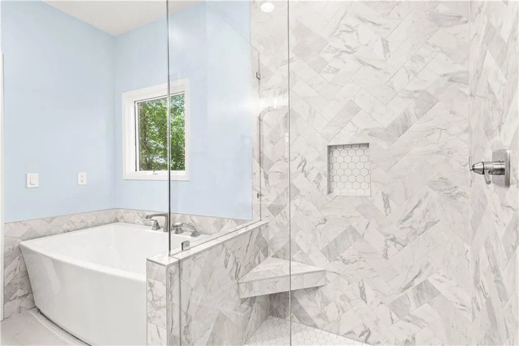 2180 Millennium Way Ne, Atlanta, Georgia 30319, 2 Bedrooms Bedrooms, ,2 BathroomsBathrooms,Residential,For Sale,2180 Millennium Way Ne,7636715