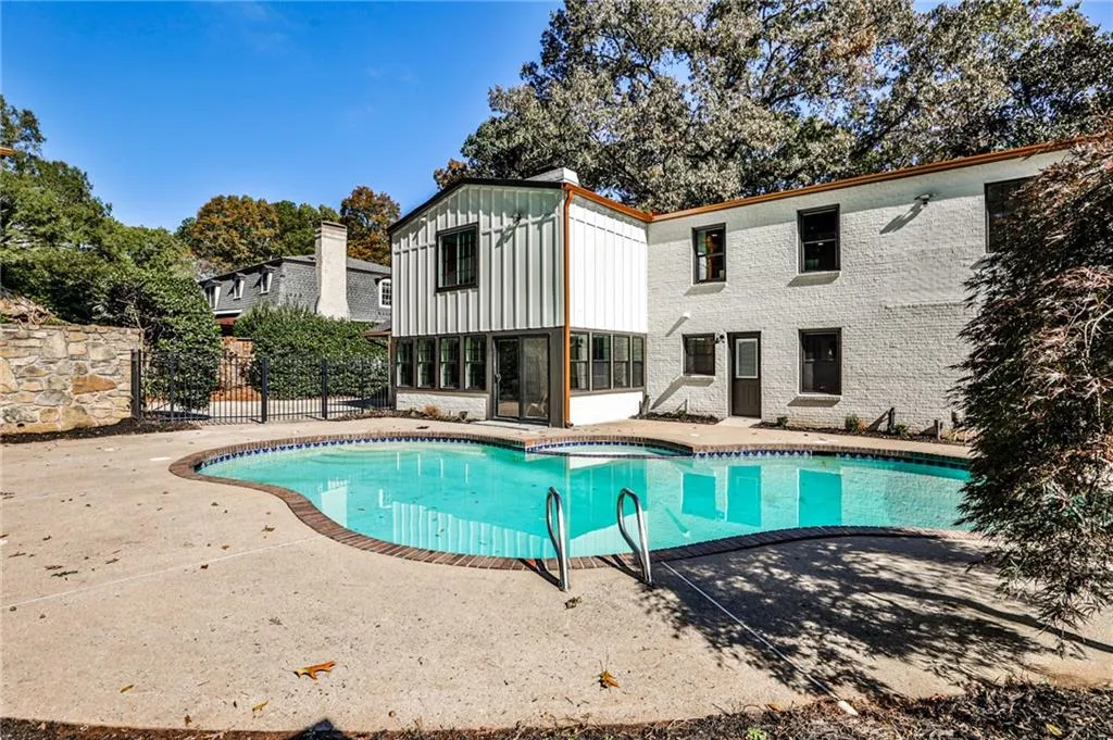 4730 Paran Valley Nw, Atlanta, Georgia 30327, 6 Bedrooms Bedrooms, ,6 BathroomsBathrooms,Residential,For Sale,4730 Paran Valley Nw,7674380