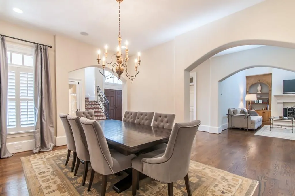 2636 Dobbs Circle Nw, Atlanta, Georgia 30327, 4 Bedrooms Bedrooms, ,4 BathroomsBathrooms,Residential,Sold,2636 Dobbs Circle Nw,5659945