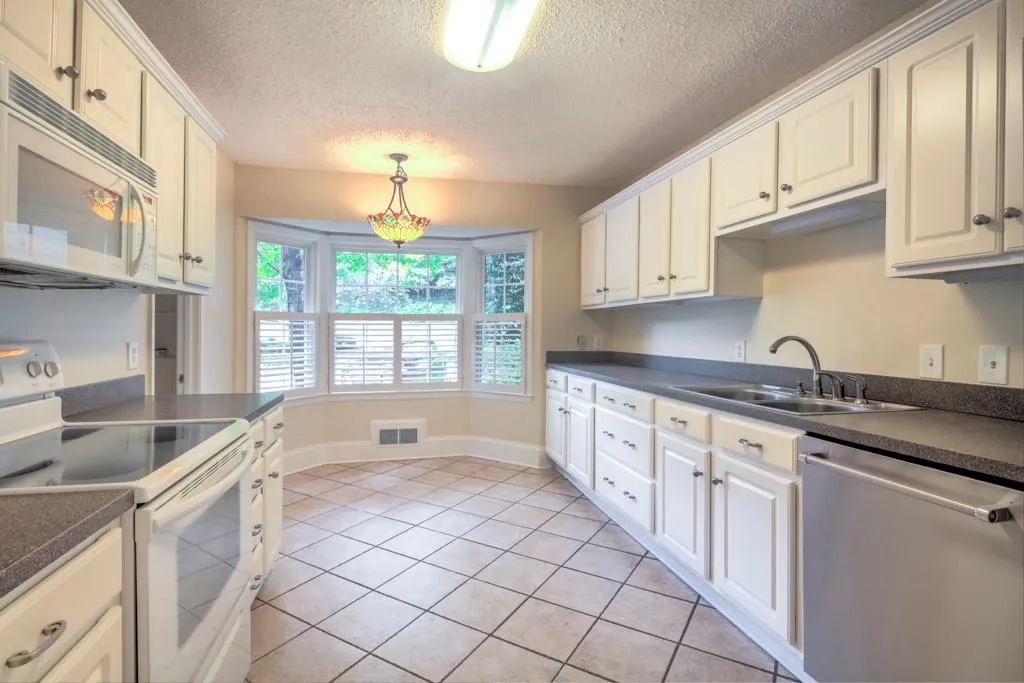 205 Bainbridge Drive, Atlanta, Georgia 30327, 4 Bedrooms Bedrooms, ,2 BathroomsBathrooms,Residential,Sold,205 Bainbridge Drive,5865643