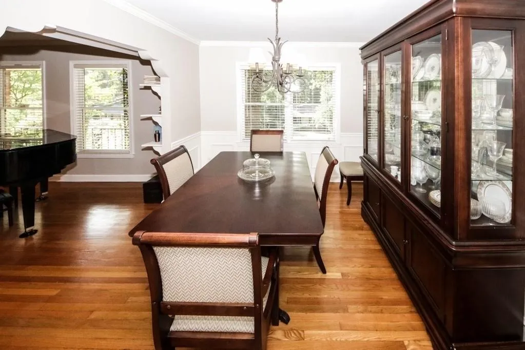 6545 Scott Valley Road, Sandy Springs, Georgia 30328, 3 Bedrooms Bedrooms, ,2 BathroomsBathrooms,Residential,Sold,6545 Scott Valley Road,6606563