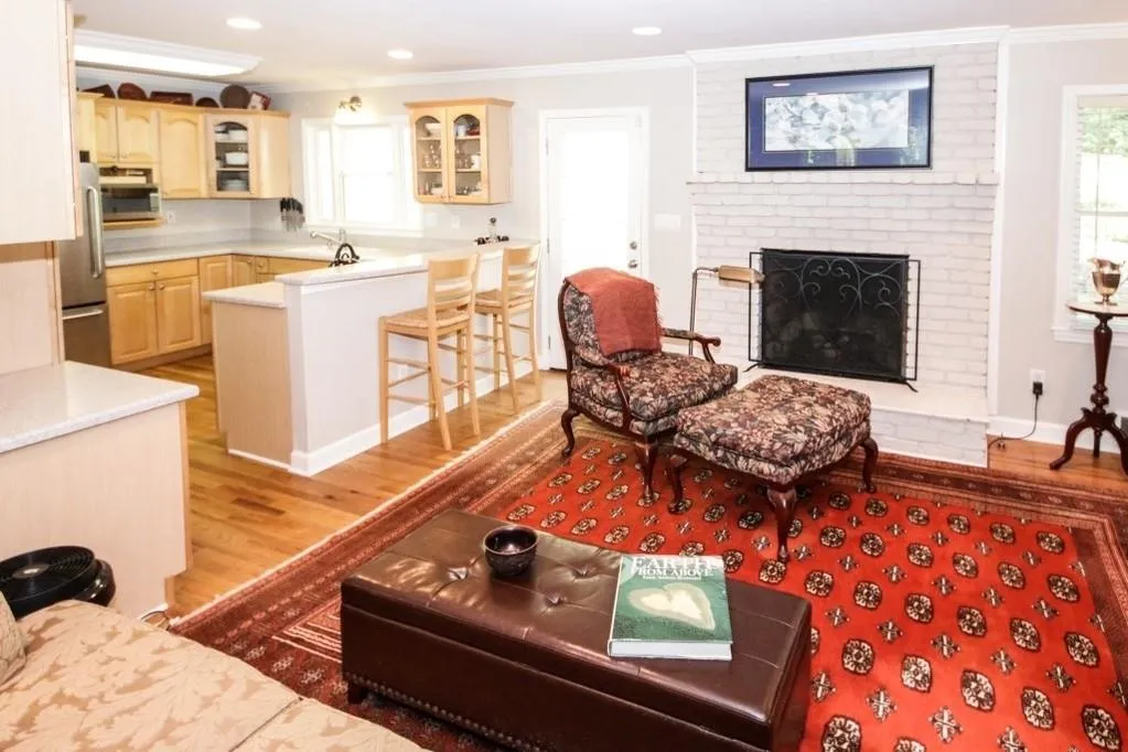6545 Scott Valley Road, Sandy Springs, Georgia 30328, 3 Bedrooms Bedrooms, ,2 BathroomsBathrooms,Residential,Sold,6545 Scott Valley Road,6606563