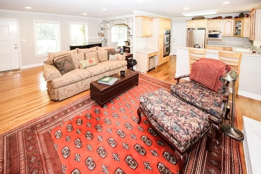 6545 Scott Valley Road, Sandy Springs, Georgia 30328, 3 Bedrooms Bedrooms, ,2 BathroomsBathrooms,Residential,Sold,6545 Scott Valley Road,6606563
