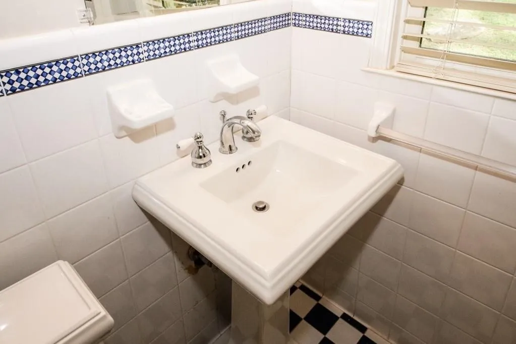 6545 Scott Valley Road, Sandy Springs, Georgia 30328, 3 Bedrooms Bedrooms, ,2 BathroomsBathrooms,Residential,Sold,6545 Scott Valley Road,6606563